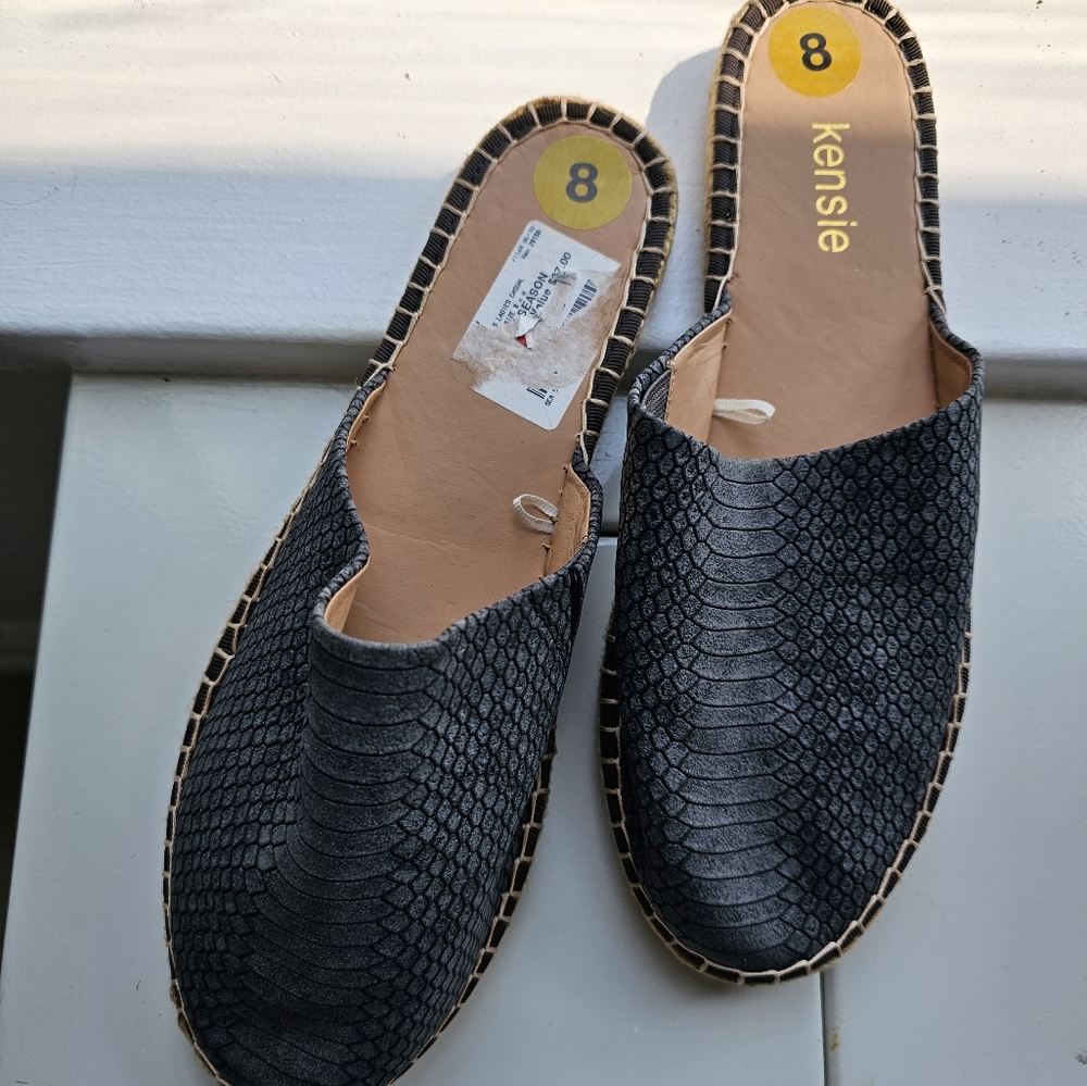 Shoe